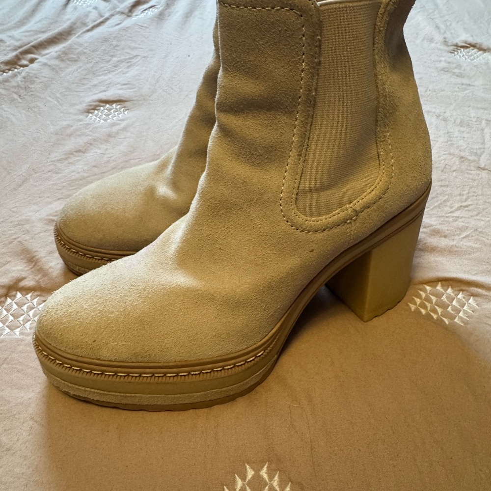 Steve Madden Cream Heeled Boots